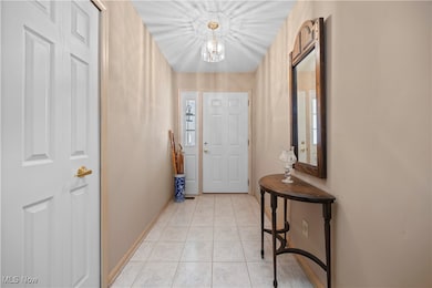 9159 E Windsor Dr, Olmsted Falls, OH 44138 - photo 3