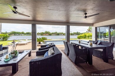 Oversize entertaining patio