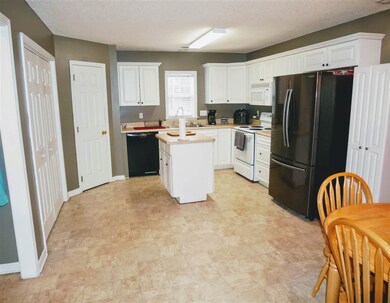 133 Slate Dr, Boiling Springs, SC 29316 - photo 2