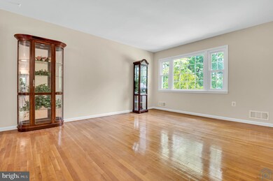 4911 Andrea Ave, Annandale, VA 22003 - photo 7