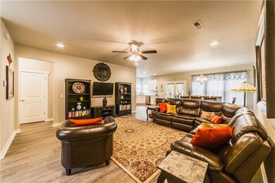 48 Overton Dr, Bella Vista, AR 72714 - photo 4