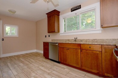 2089 Plum St, Schenectady, NY 12309 - photo 7