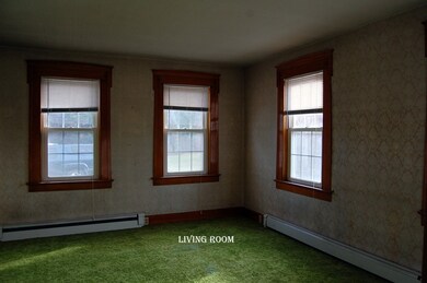 84 Old Pendleton Ave, Chicopee, MA 01020 - photo 5