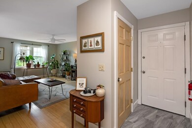 14 Twin Oaks Terrace, South Burlington, VT 05403 - photo 4