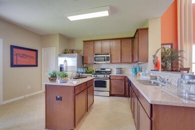 2057 Lepper St, Alvin, TX 77511 - photo 4