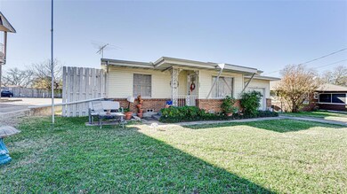 1409 N Clay St, Ennis, TX 75119 - photo 4