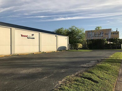 3250 Bingle Rd, Houston, TX 77055 - photo 2