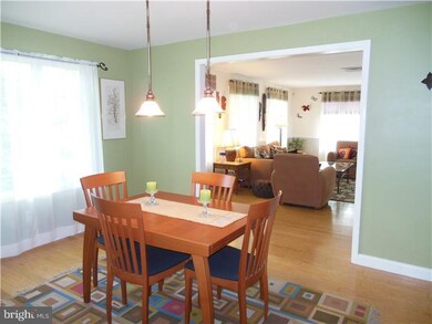 121 Greenleigh Ct, Merchantville, NJ 08109 - photo 5