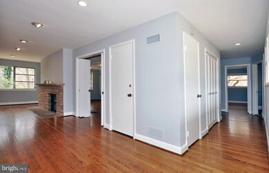 6832 Tulip Hill Terrace, Bethesda, MD 20816 - photo 3
