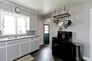 130 Allview Dr SW, Cedar Rapids, IA 52404 - photo 6