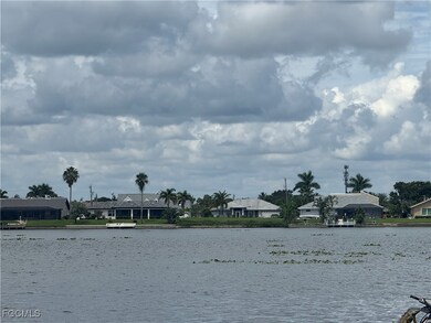 404 SE 9th Place, Cape Coral, FL 33990 - photo 7