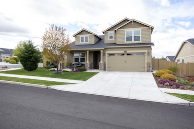 4720 SW Volcano View