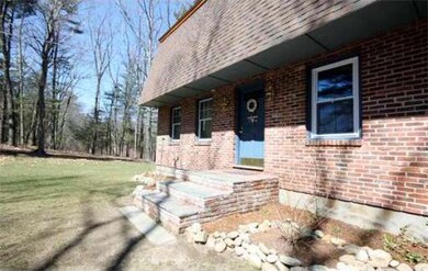 142 Chestnut St, Hudson, MA 01749 - photo 3