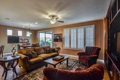 family room 2