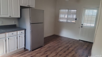 302 Hollenbeck Ave unit 2, San Antonio, TX 78211 - photo 3