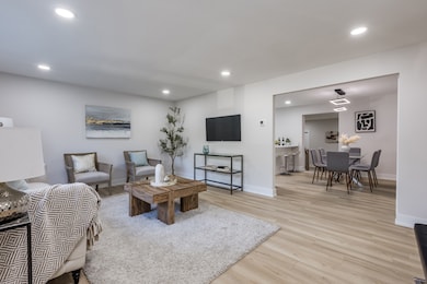 2421 Lockner Blvd, Joliet, IL 60431 - photo 5