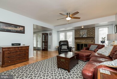 20742 Highland Hall Dr, Montgomery Village, MD 20886 - photo 6