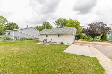 1710 Franklin St, Cedar Falls, IA 50613 - photo 7