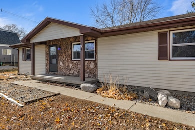 1201 Robin Rd, Mahomet, IL 61853 - photo 4