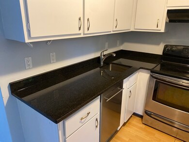 135 W Main St unit 23, Hyannis, MA 02601 - photo 6