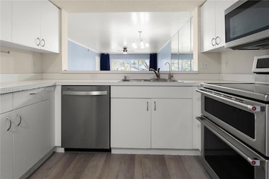 9610 Victoria Ln unit 202, Naples, FL 34109 - photo 4