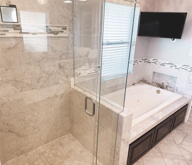 10734 Glenfield Ct, Houston, TX 77096 - photo 6