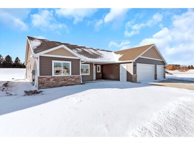 Nice curb appeal, covered front entry/porch.