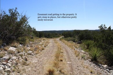 239 Private Road 2705, Uvalde, TX 78801 - photo 7