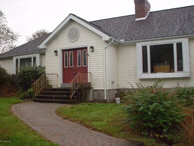 168 Warner Dr, Saylorsburg, PA 18353 - photo 3