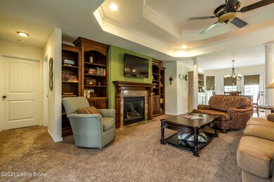 6304 Saskatchewan Dr, Louisville, KY 40228 - photo 5