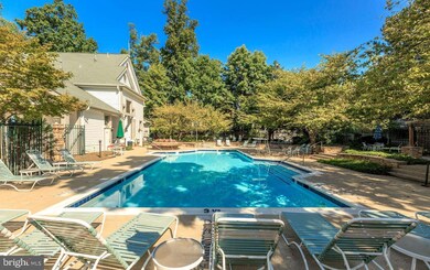 13085 Autumn Woods Way unit 205, Fairfax, VA 22033 - photo 3