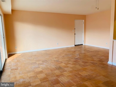 207 Erin Way unit 202, Reisterstown, MD 21136 - photo 4