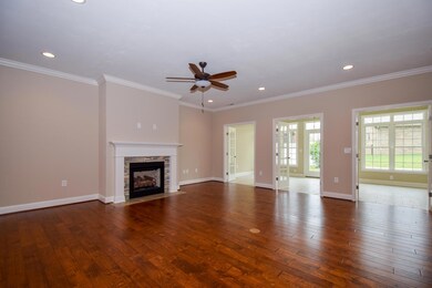 479 Deer Run Cir Salem VA-large-004-2-4-