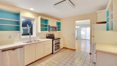 46 Thayer Bay Cir, Colchester, VT 05446 - photo 7