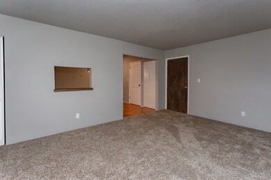1110 E 6th St 9-10