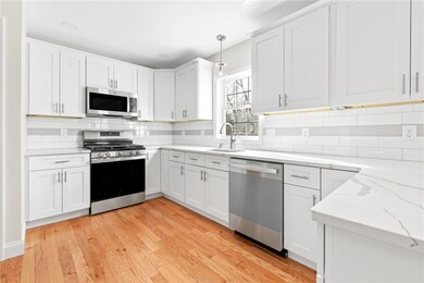 72 Wilbur Rd, Lincoln, RI 02865 - photo 2