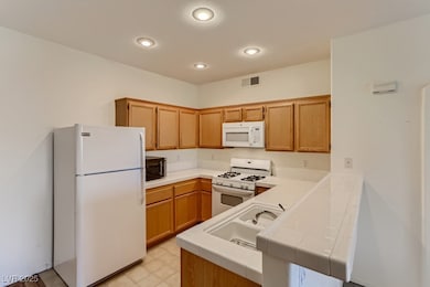 2201 Ramsgate Dr unit 1122, Henderson, NV 89074 - photo 3