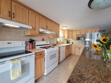 136 S Shore Dr, Center Barnstead, NH 03225 - photo 7