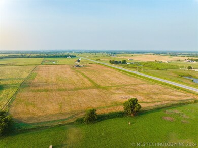 7003 Garfield Rd, Beggs, OK 74421 - photo 2