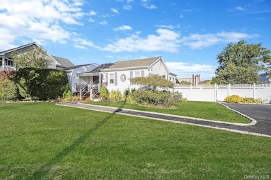 430 14th St, West Babylon, NY 11704 - photo 3