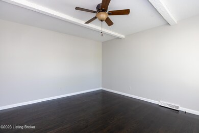 5806 Holly Oak Ct, Louisville, KY 40291 - photo 7