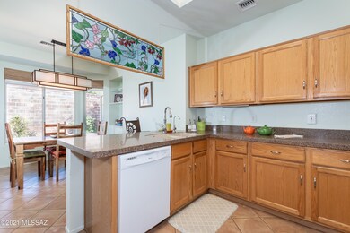 1265 E Royal Ridge Dr, Oro Valley, AZ 85755 - photo 7