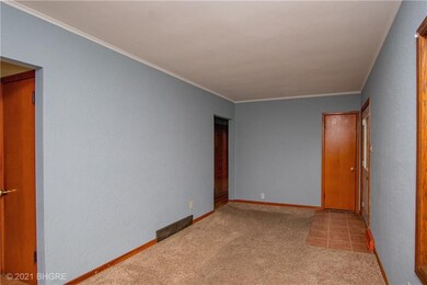 1321 E 33rd St, Des Moines, IA 50317 - photo 3