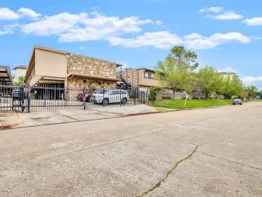 Hide-Away Condos in secure gated community conveni