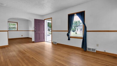 24-web-or-mls-52-s-33rd-st