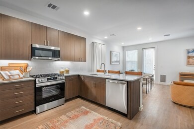 Receive Up to 12 Weeks Free Base Rent + $2000 Gift Card on select homes!*
*Minimum lease term applies.