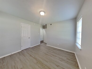 736 Treadwell Dr, Hurst, TX 76053 - photo 5