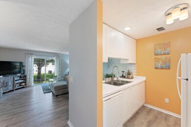 Kitchen / Living Room