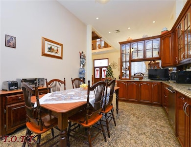 32 Whitman Dr, Brooklyn, NY 11234 - photo 7