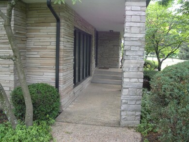 990 McNaughten Rd, Columbus, OH 43213 - photo 4